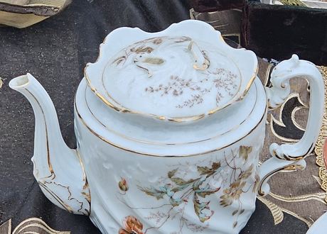 2025.02.08 Flea Market Izmailovo Antique Limoges Porcelain Teapot