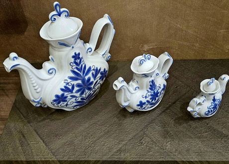 2025.05.21 Teapots of Minsk porcelain factory in Sluck homeland museum